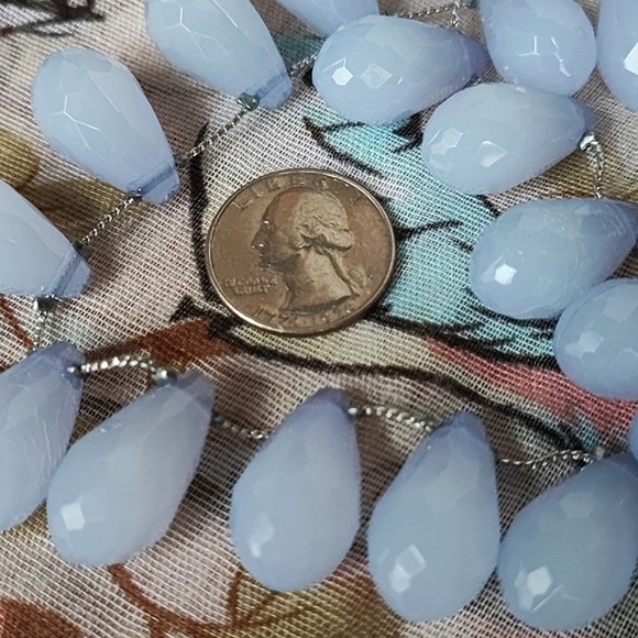 Lavender Acrylic Lucite Teardrop Faceted Necklace Silver Tone Triple Strand EUC - Picture 13 of 14